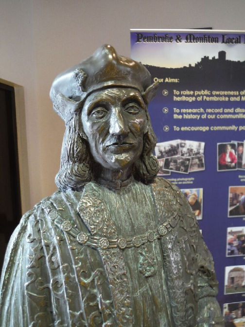 Henry's statue at Pembroke
