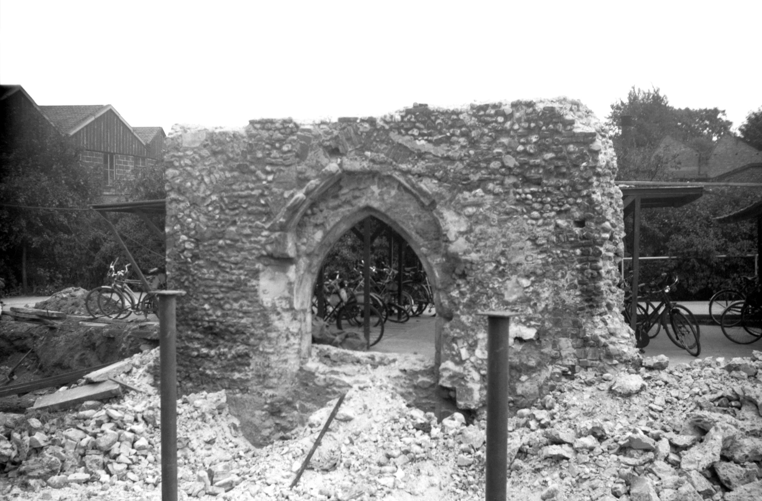 Whitefriars Cowgate friary doorway W side [4615] 1961-07-07.jpg