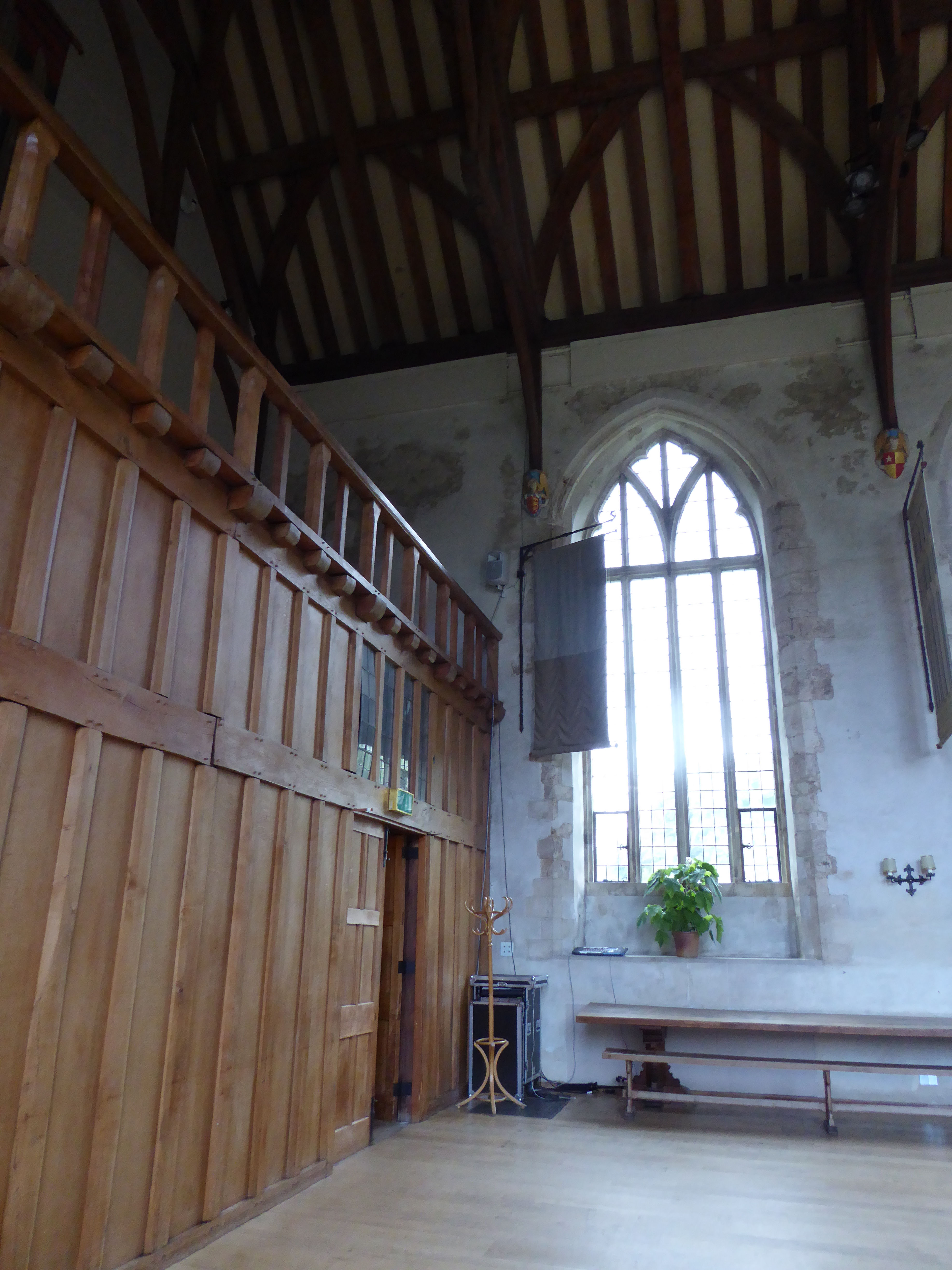 screen-and-gallery-great-hall-dartington-hall-2016-2